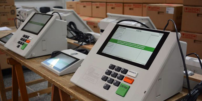 Inaugurada em 1996, urna eletrônica terá um novo modelo nesta eleição